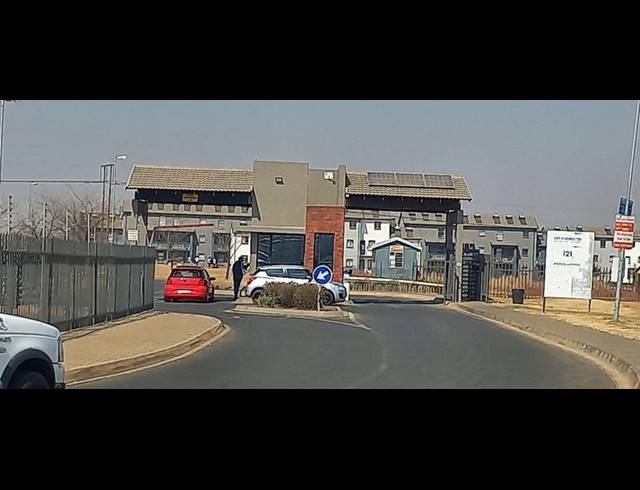 2 BEDROOM HOUSE FOR SALE IN SELCOURT